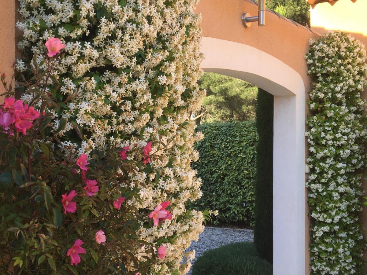 Bed and Breakfast Les Lavandes Alleins Exterior foto