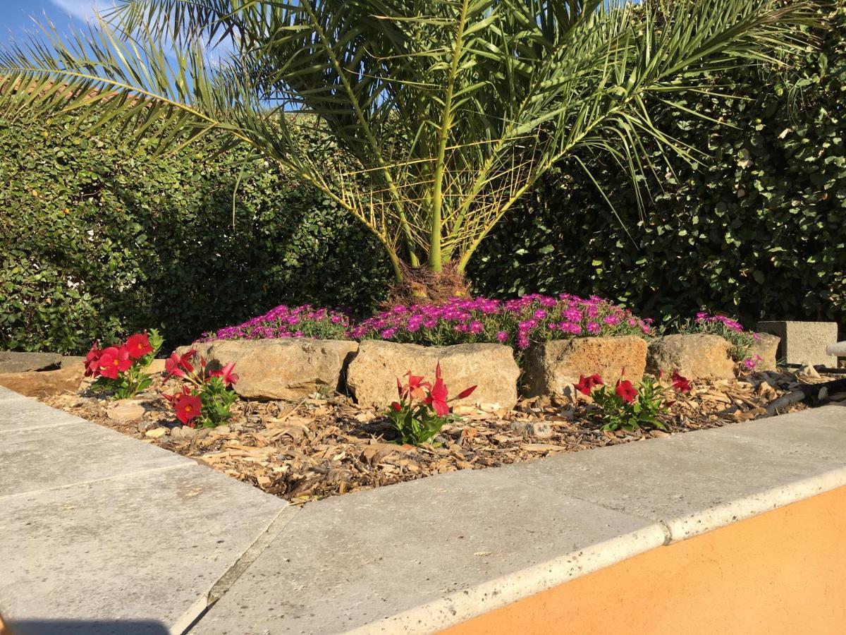 Bed and Breakfast Les Lavandes Alleins Exterior foto