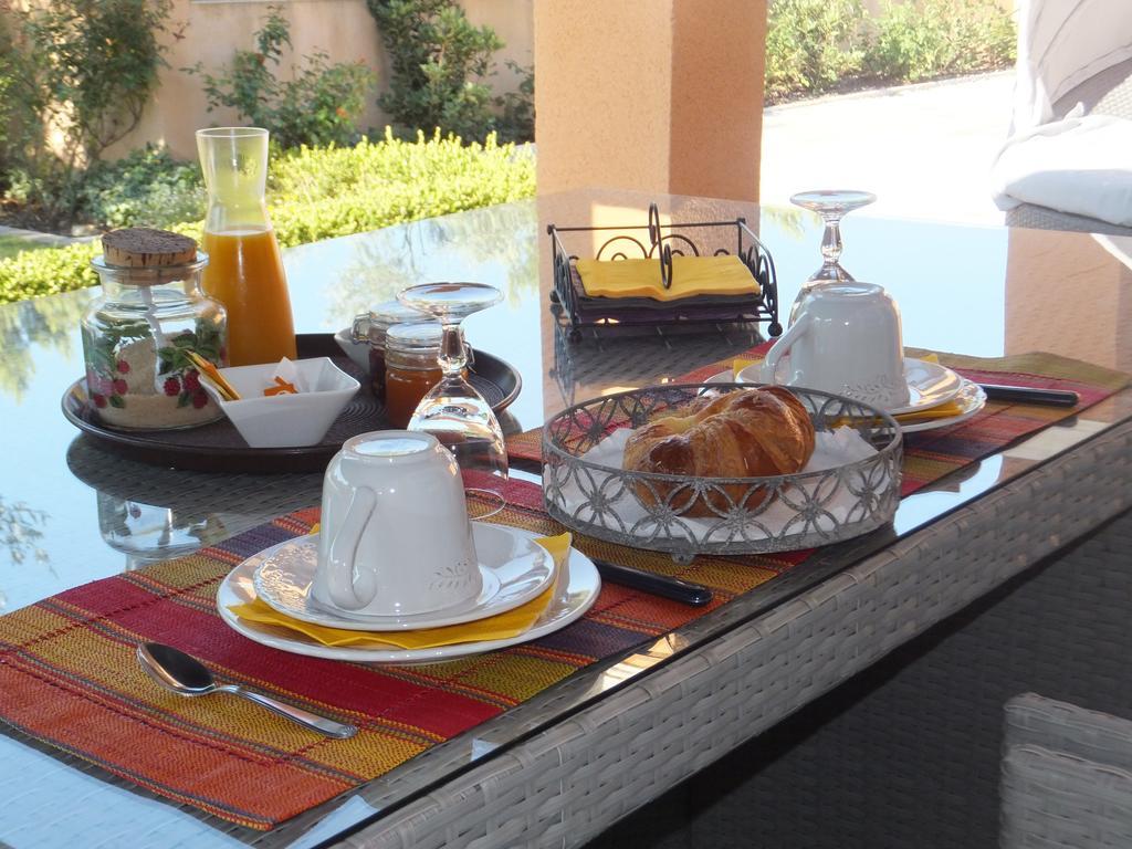 Bed and Breakfast Les Lavandes Alleins Exterior foto