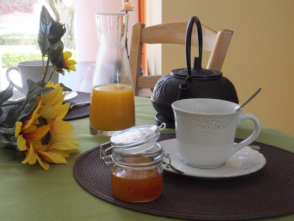 Bed and Breakfast Les Lavandes Alleins Exterior foto